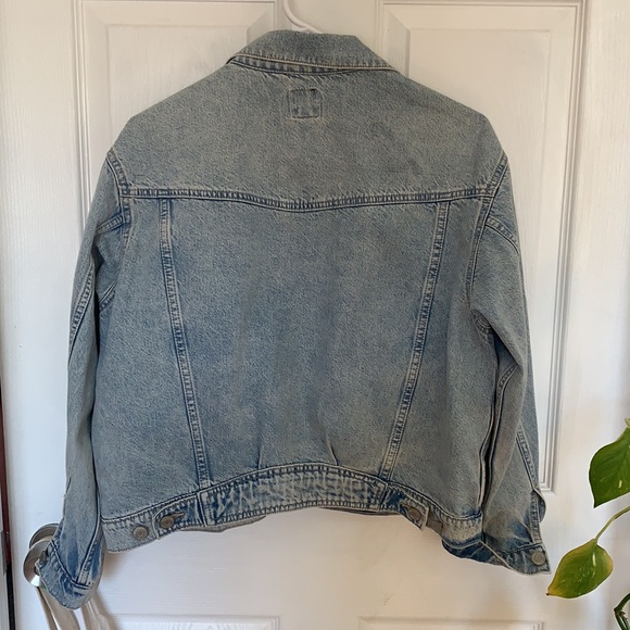 NWOT Light Wash GAP Jean Jacket - Picture 4 of 4